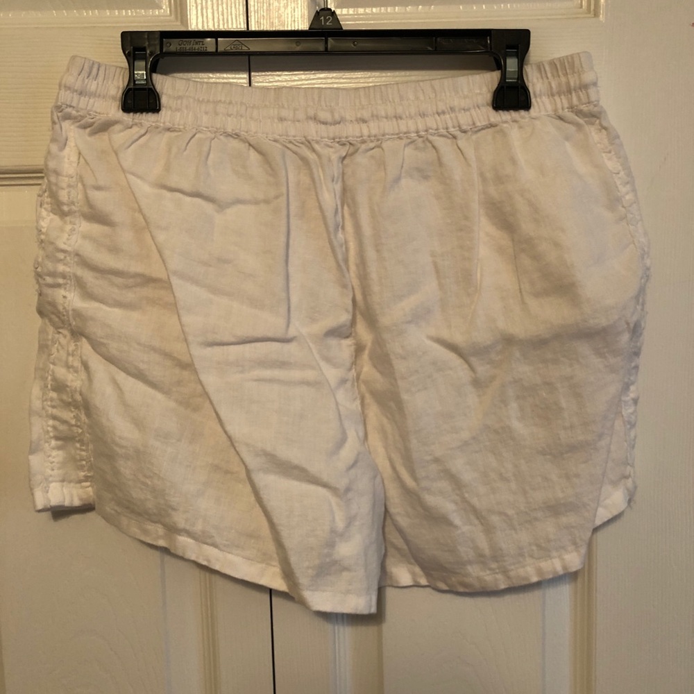 White Linen Crown and Ivy Shorts
